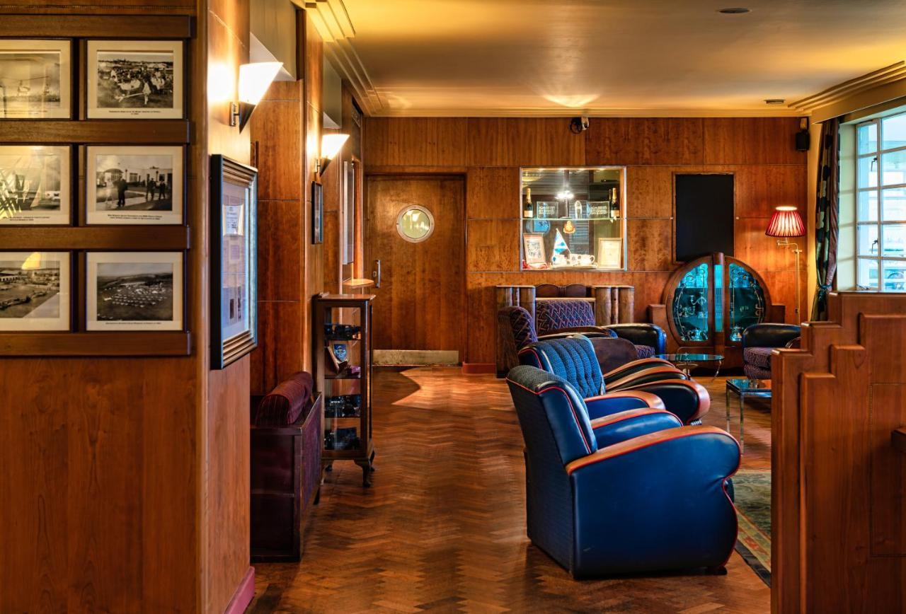 The Aviator Hotel Sywell Экстерьер фото