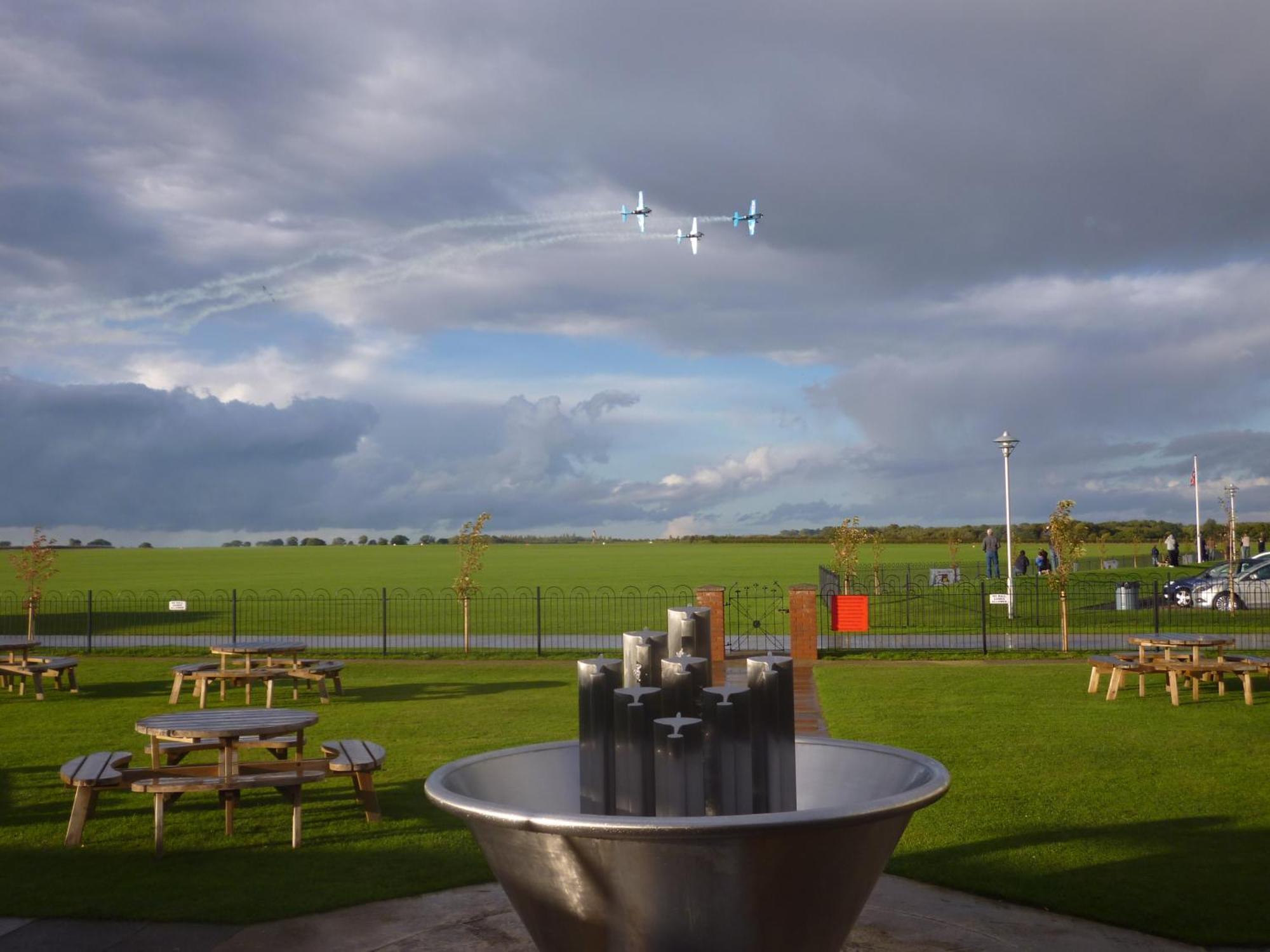 The Aviator Hotel Sywell Экстерьер фото